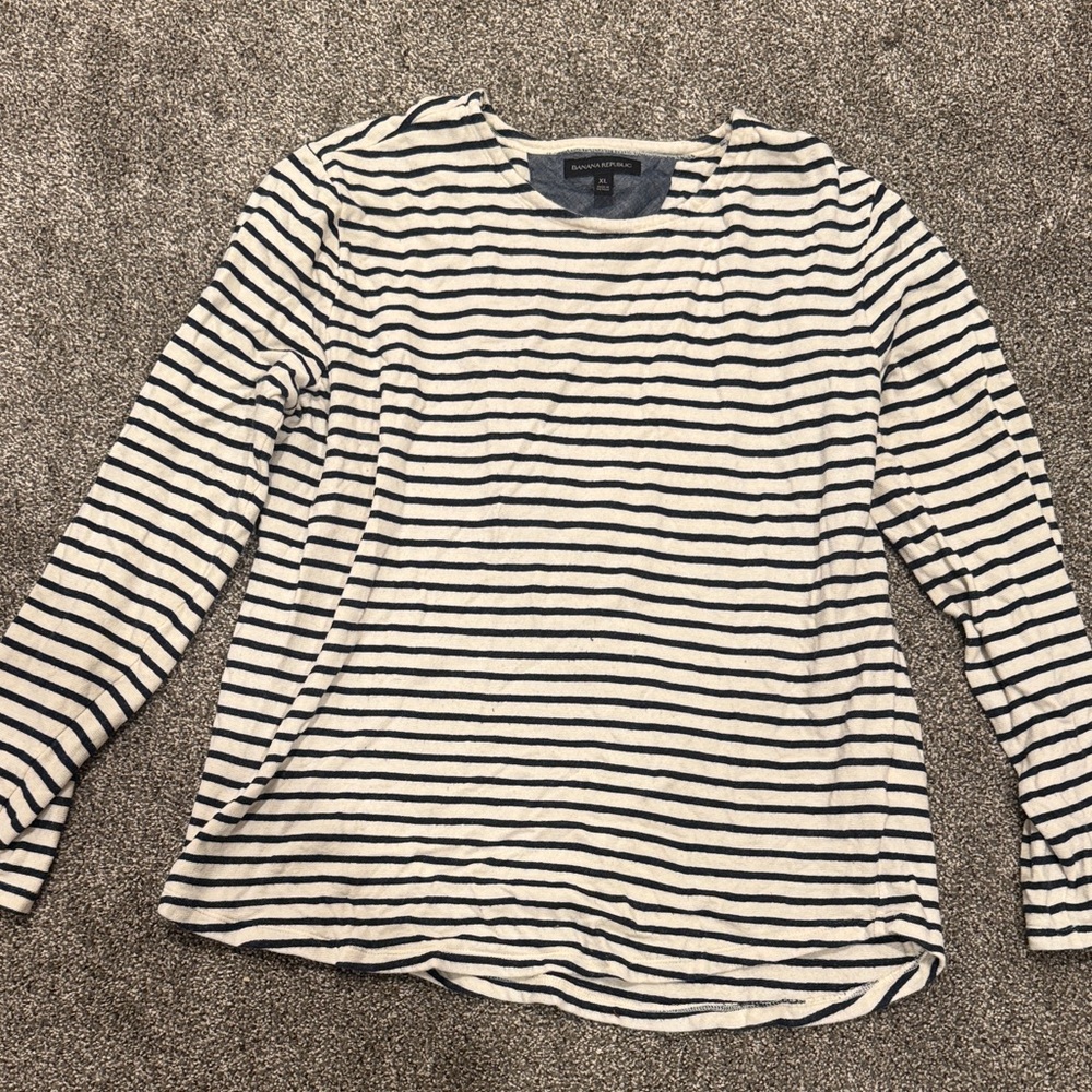 Men’s Black & White Striped Long Sleeve Knit Shirt